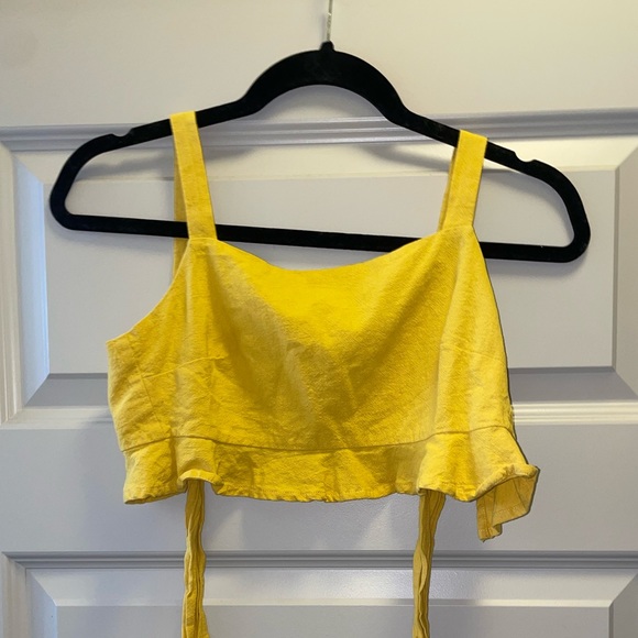 MINKPINK Yellow Gold Crop Top Ruffle Detail Open Back Tie Back Xsmall - Picture 1 of 2